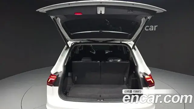 Volkswagen Tiguan Allspace 2023 — ფოტო 10/36