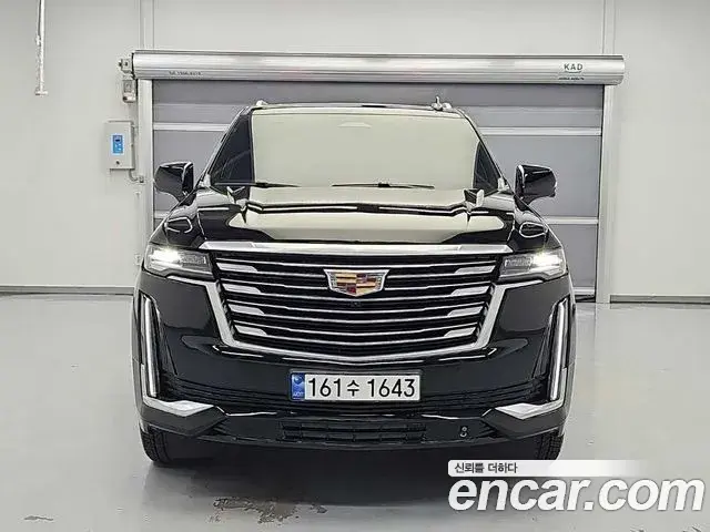 Cadillac Escalade 2023 — Photo 12/19