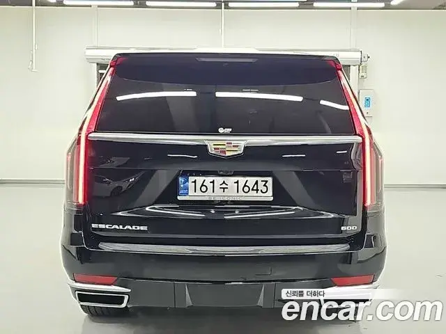 Cadillac Escalade 2023 — Photo 10/19