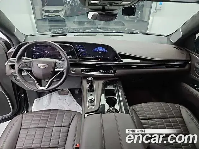 Cadillac Escalade 2023 — Photo 8/19