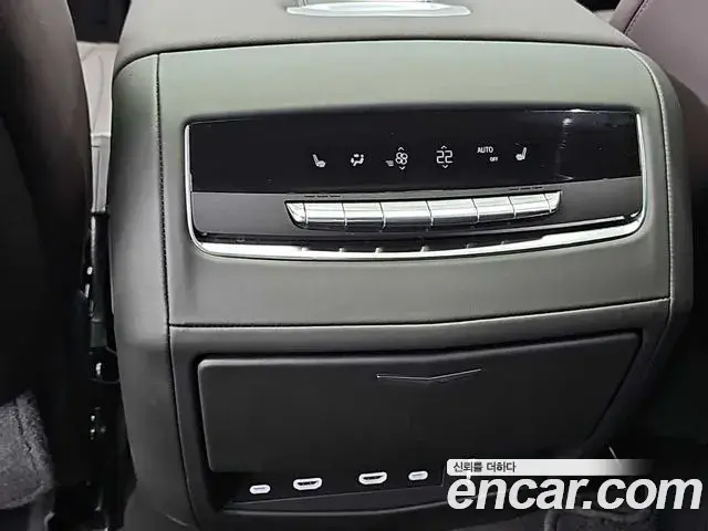 Cadillac Escalade 2023 — Photo 19/19