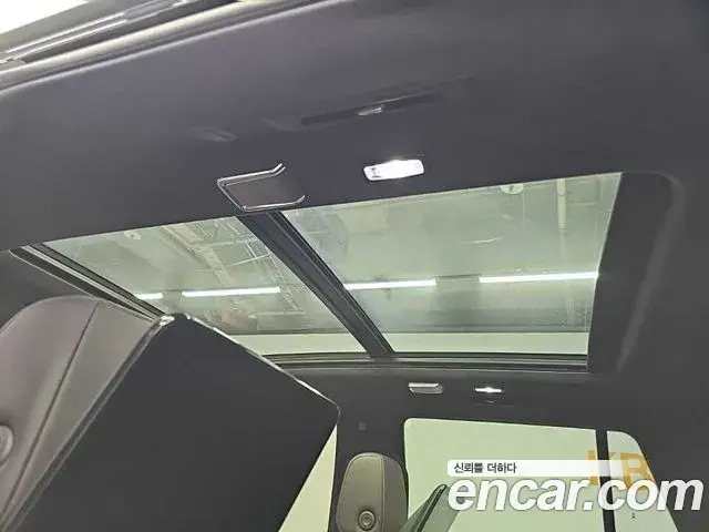 Cadillac Escalade 2023 — Photo 17/19