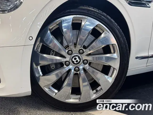 Bentley Flying Spur 2021 — Şəkil 11/20