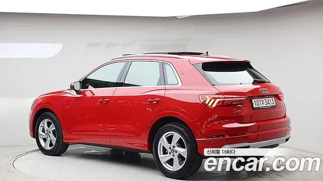 Audi Q3 2020 — Фото 1/20