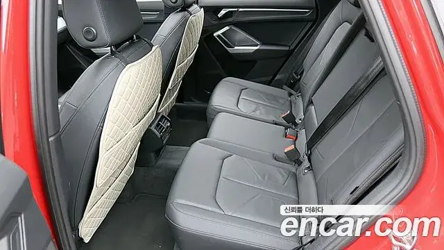 Audi Q3 2020 — Фото 8/20
