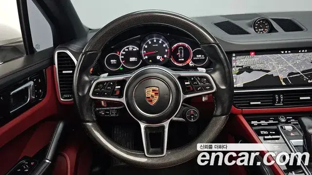 Porsche Cayenne 2020 — Фото 13/20