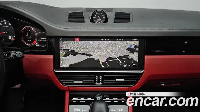 Porsche Cayenne 2020 — Фото 14/20