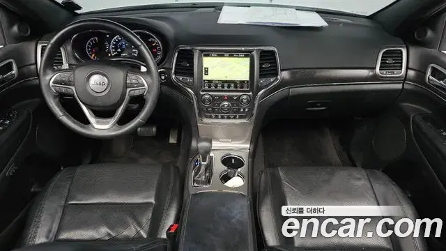 Jeep Grand Cherokee 2018 — Photo 25/30