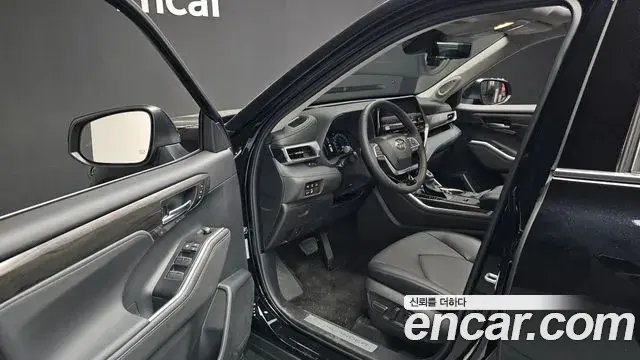 Toyota Highlander 2026 — Photo 32/34