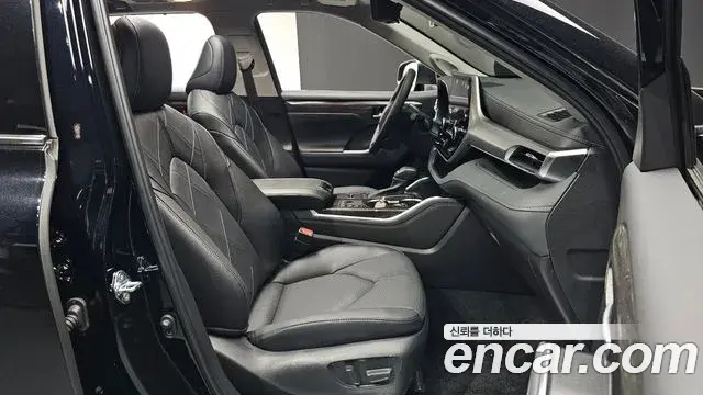 Toyota Highlander 2026 — Photo 28/34