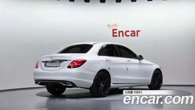 Mercedes-Benz C-Class 2020 — Фото 1/20