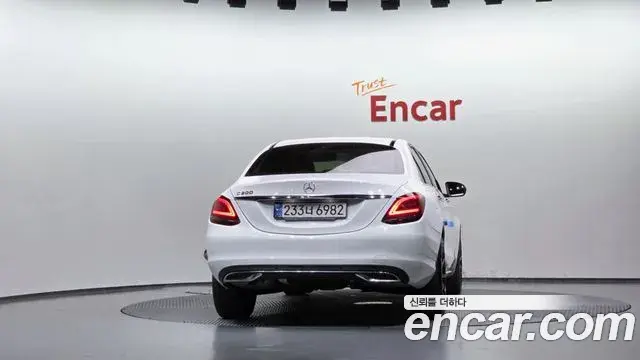 Mercedes-Benz C-Class 2020 — Фото 3/20