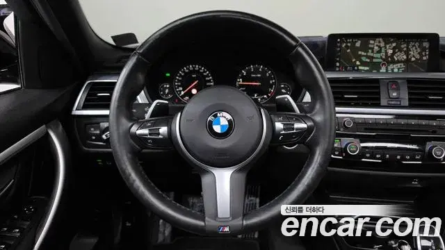 BMW 3 Series 2018 — Фото 13/20