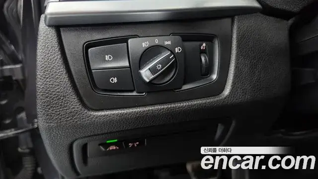 BMW 3 Series 2018 — Фото 16/20