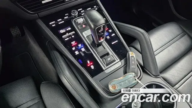 Porsche Cayenne 2022 — Фото 9/20