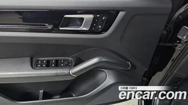 Porsche Cayenne 2022 — Фото 18/20