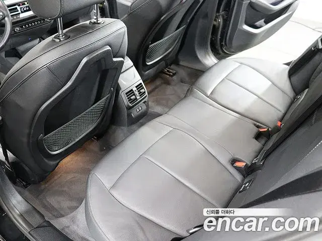 BMW 1 Series 2022 — Фото 14/19