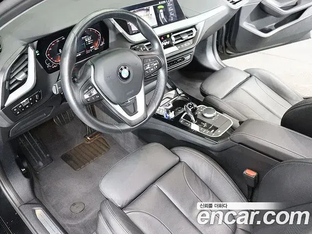 BMW 1 Series 2022 — Фото 15/19