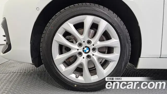 BMW 2 Series Active Tourer 2019 — Фото 5/20