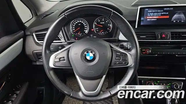 BMW 2 Series Active Tourer 2019 — Фото 14/20