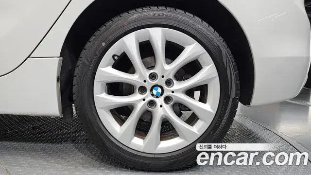 BMW 2 Series Active Tourer 2019 — Şəkil 9/30