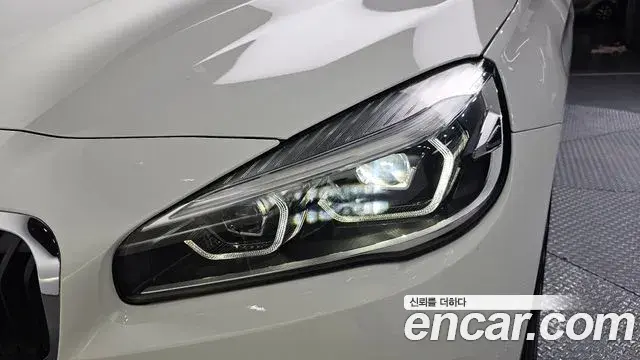 BMW 2 Series Active Tourer 2019 — Şəkil 17/30