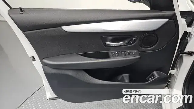 BMW 2 Series Active Tourer 2019 — Şəkil 25/30