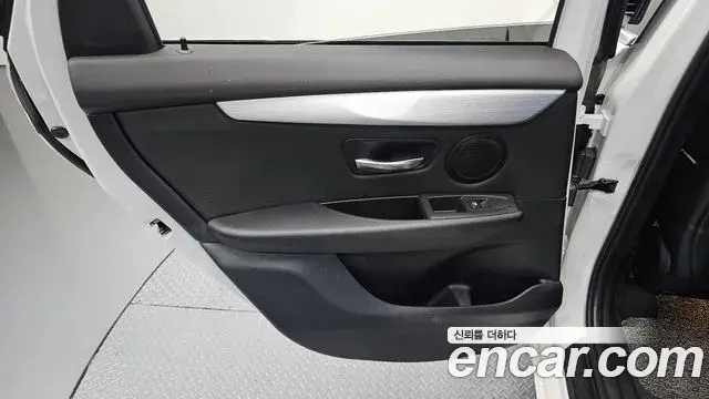BMW 2 Series Active Tourer 2019 — Şəkil 21/30