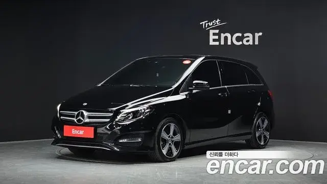 Mercedes-Benz B-Class 2018 — Photo 15/34