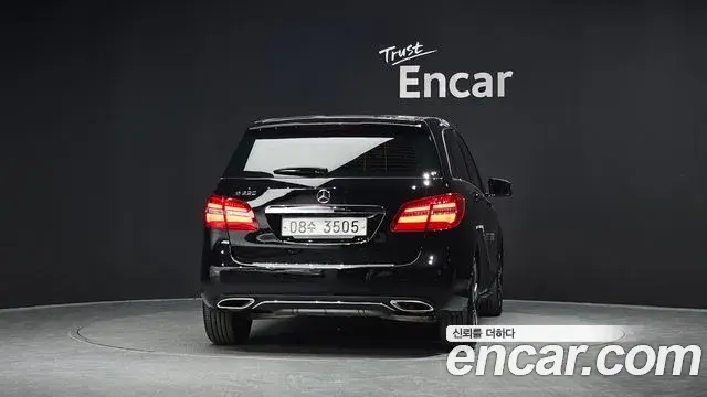 Mercedes-Benz B-Class 2018 — Photo 6/34
