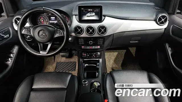 Mercedes-Benz B-Class 2018 — Photo 19/34