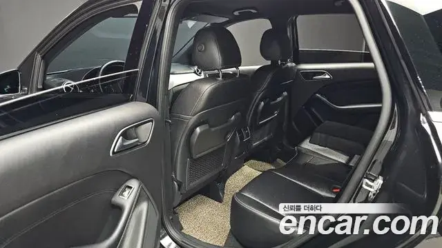 Mercedes-Benz B-Class 2018 — Photo 14/34