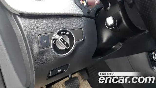 Mercedes-Benz B-Class 2018 — Photo 13/34
