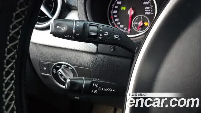 Mercedes-Benz B-Class 2018 — Photo 17/34