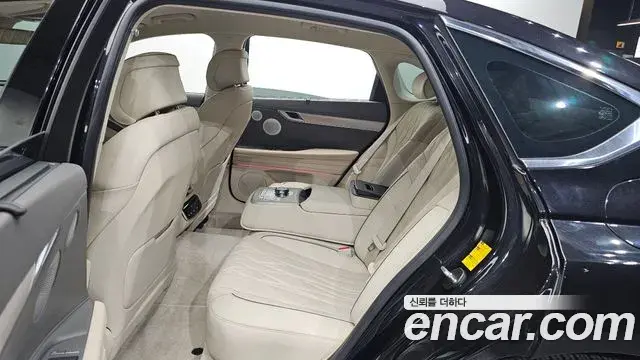Genesis Electrified G80 2024 — Photo 11/20