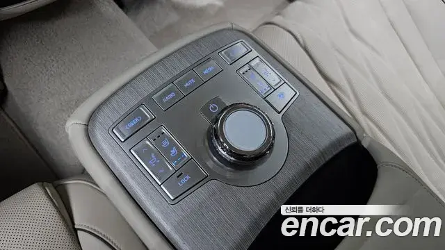 Genesis Electrified G80 2024 — Photo 19/20