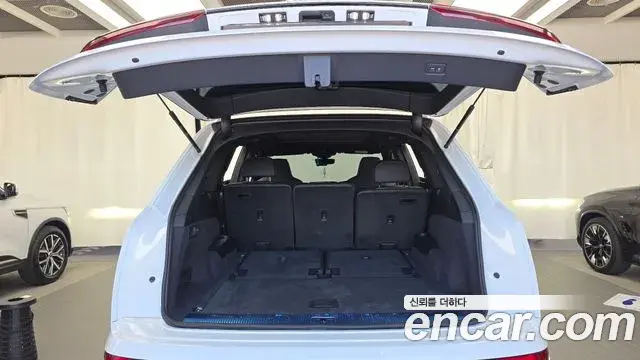 Audi Q7 2022 — Фото 20/20