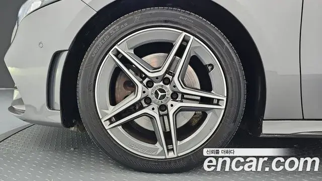 Mercedes-Benz A-Class 2021 — Фото 4/20
