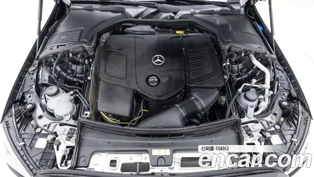 Mercedes-Benz C-Class 2025 — Фото 5/20