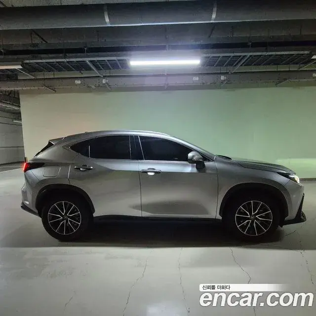 Lexus NX450h+ 2023 — Фото 3/6