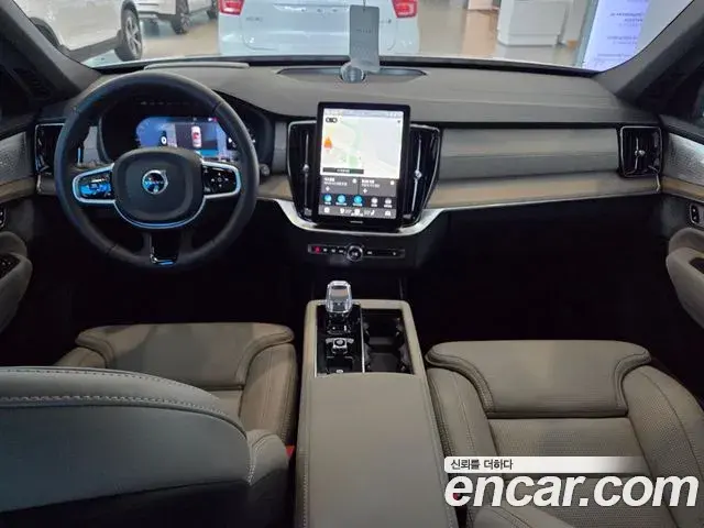 Volvo XC90 2025 — Фото 10/20