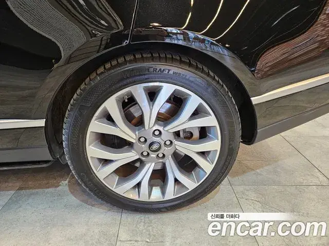 Land Rover Range Rover 2020 — Photo 11/14