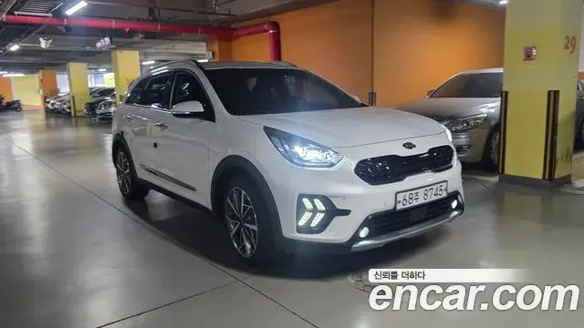 Kia Niro 2019 — Фото 10/20