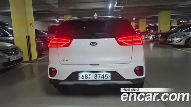 Kia Niro 2019 — Фото 3/20