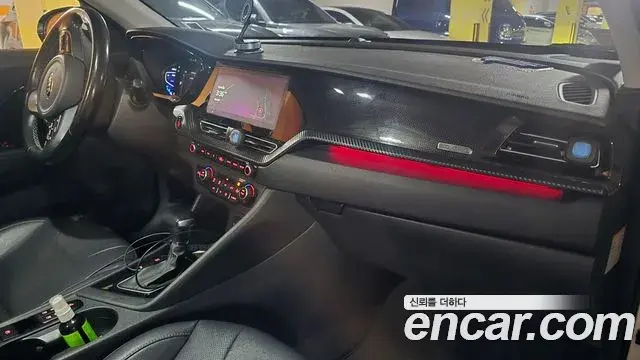 Kia Niro 2019 — Фото 19/20
