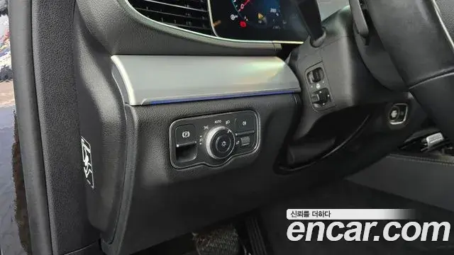 Mercedes-Benz GLE-Class 2019 — Şəkil 17/20
