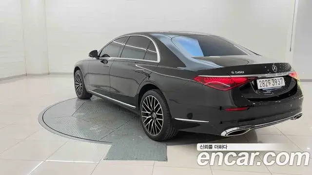 Mercedes-Benz S-Class 2025 — Фото 1/20