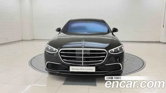 Mercedes-Benz S-Class 2025 — Фото 9/20