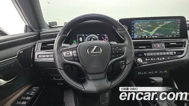 Lexus ES300h 2025 — Фото 15/20