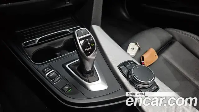 BMW 3 Series 2018 — Фото 9/20